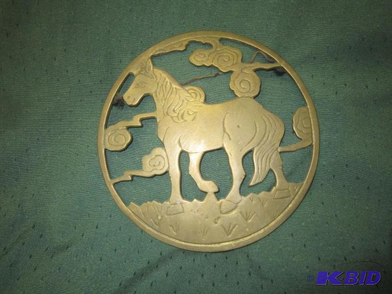 lot 232 image: COLLECTIBLE - Brass Horse Trivet 7 12
