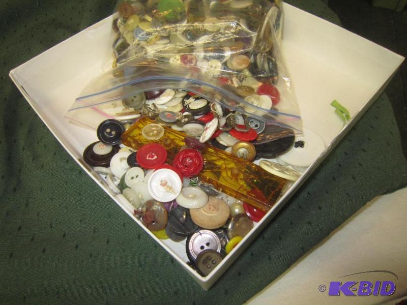 lot 233 image: COLLECTIBLE - Bag of Buttons