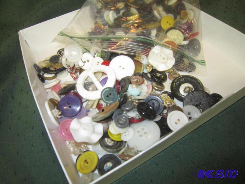 lot 234 image: COLLECTIBLE - Bag of Buttons