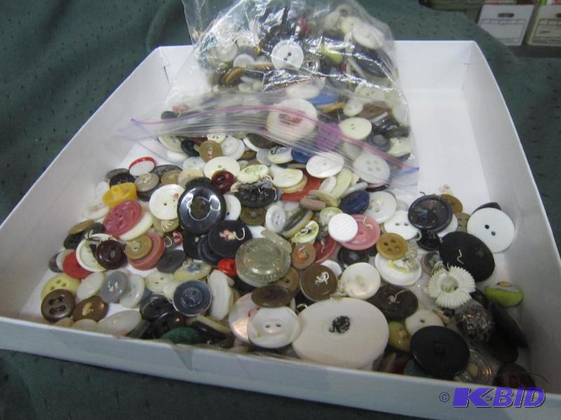 lot 236 image: COLLECTIBLE - Bag of Buttons