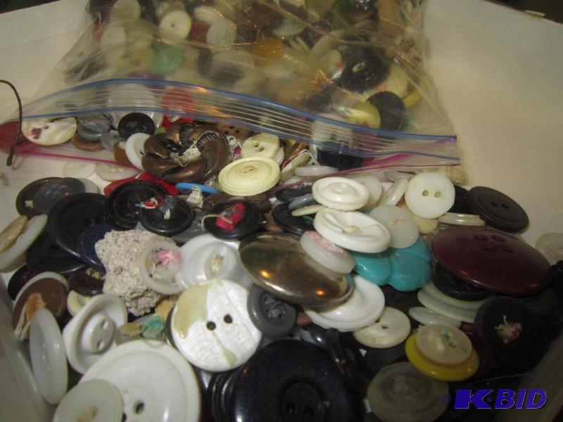 lot 237 image: COLLECTIBLE - Bag of Buttons