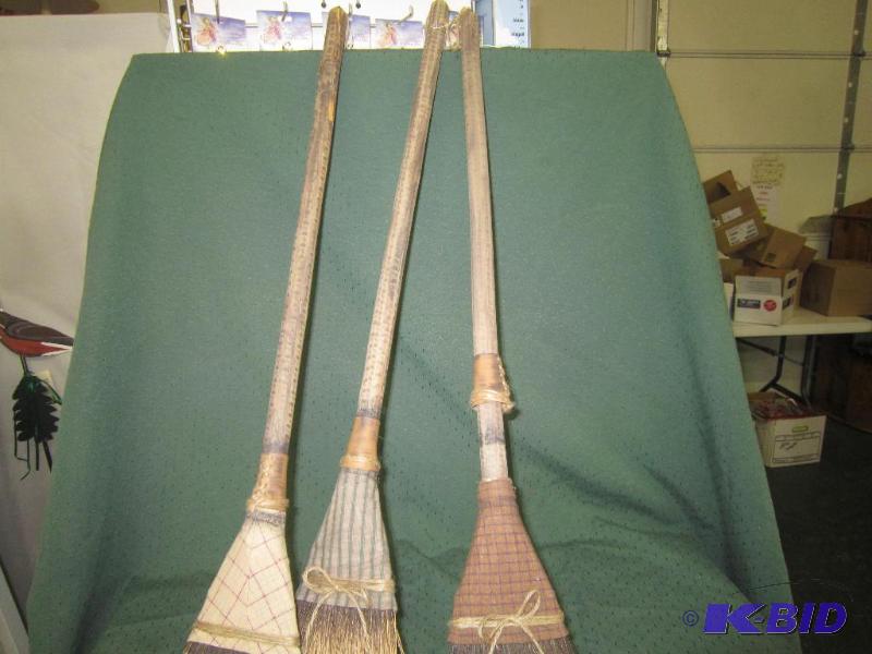 lot 288 image: Decorative Brooms for Wall Hangings
