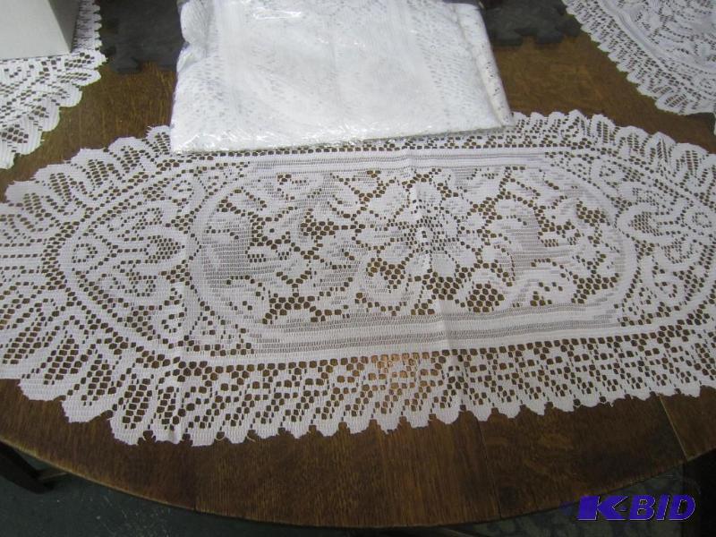 lot 295 image: 6 - New Lace Runners