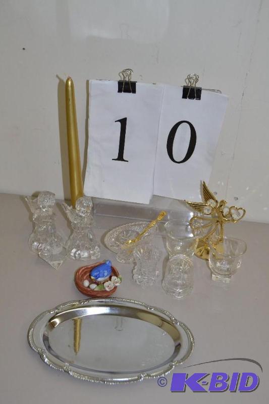 lot 10 image: Crystal angels, bowls, toothpick holder & Misc.