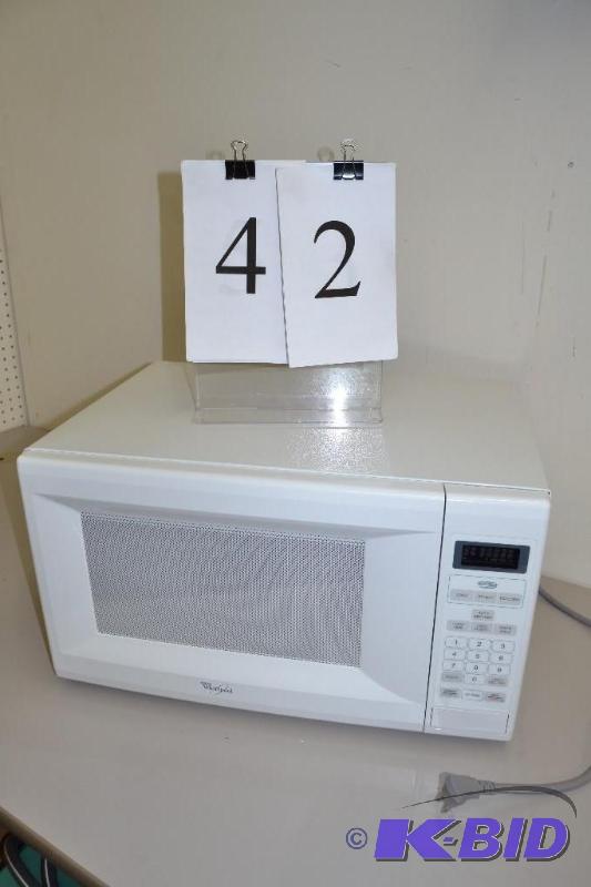 lot 42 image: Whirlpool microwave