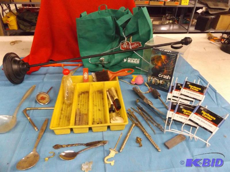 misc household items, 4 Wire Display Easels...
