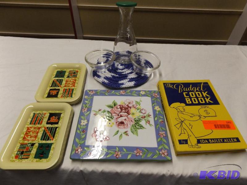 lot 191 image: Vinegar and oil set, small trays, Cookbook...