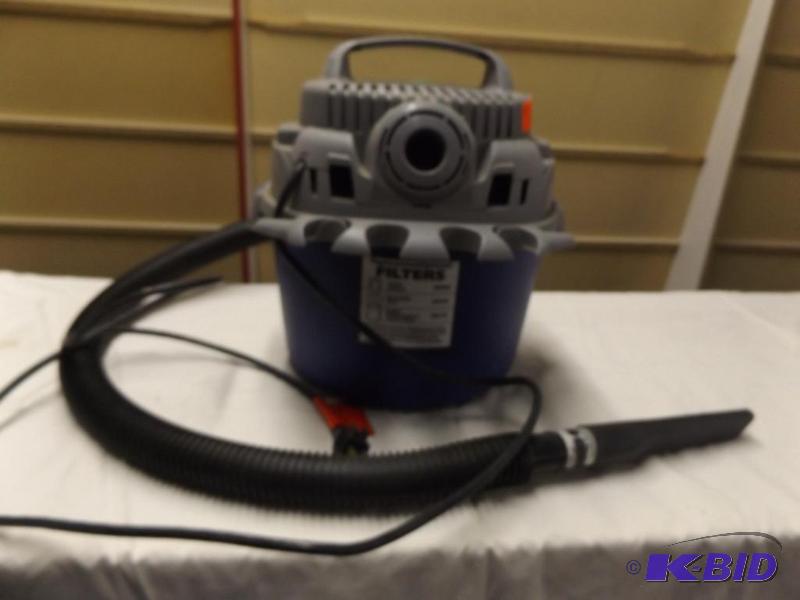 lot 192 image: Shop Vac 2.5 gallon, WetDry...