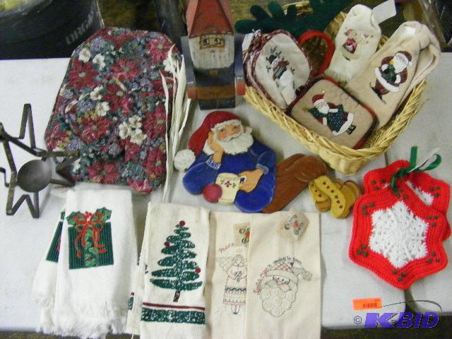 lot 213 image: Christmas Towels, potholders and decoration...