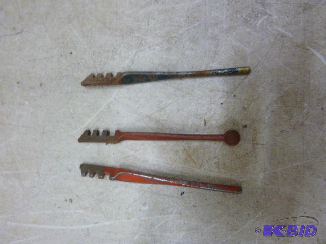 3 Glass Cutters...