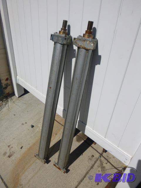 2 Hydraulic Cylinders 38&quot...