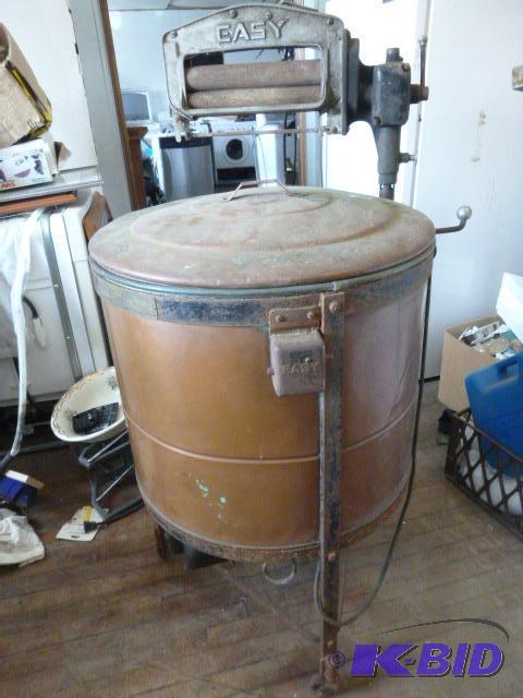 Vintage Easy Washer with Ringer...