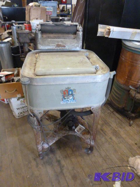 Vintage Maytag Washer with Ringer...