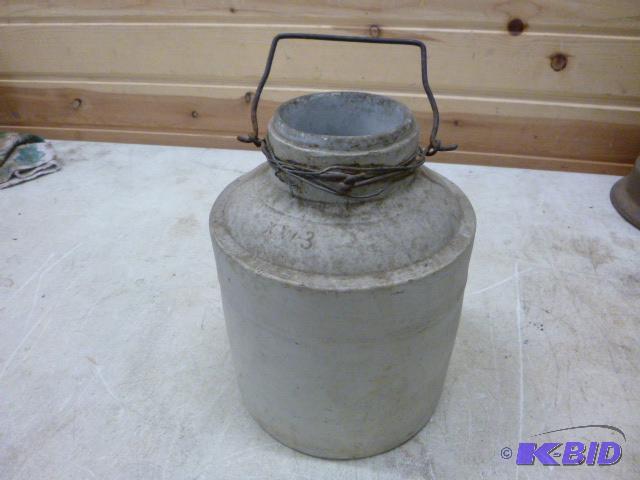 Vintage Crock Jug 9&quot high XW3...