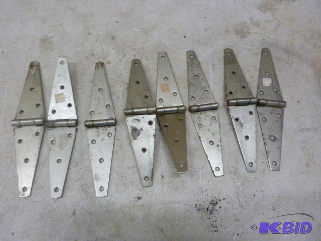 8 Strap Hinges...