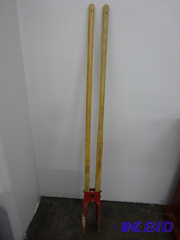 Post hole digger