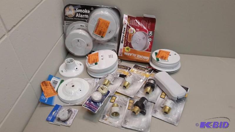 18 Item Lot of Electrical.  5 Smoke Alarms, whole lot of Lightlamp electrical parts