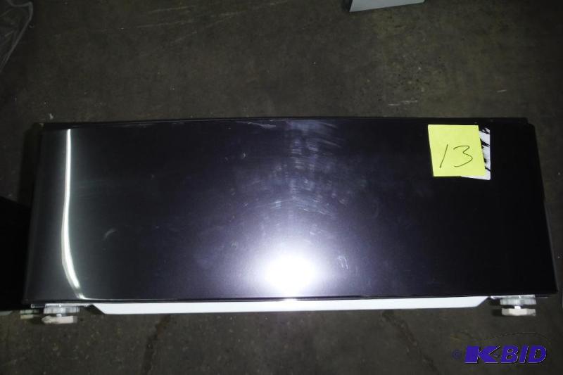 lot 13 image: Samsung WE302NG 30 In. Laundry PedestalDrawer, Onyx