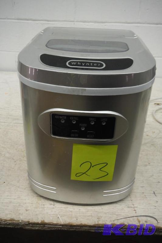 lot 23 image: Whynter IMC-270MS Compact Ice Maker, 27-Pound, Metallic Silver