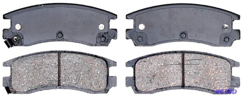 lot 59 image: ACDelco 14D698C Advantage Ceramic Rear Disc Brake Pad Set with Wear Sensor