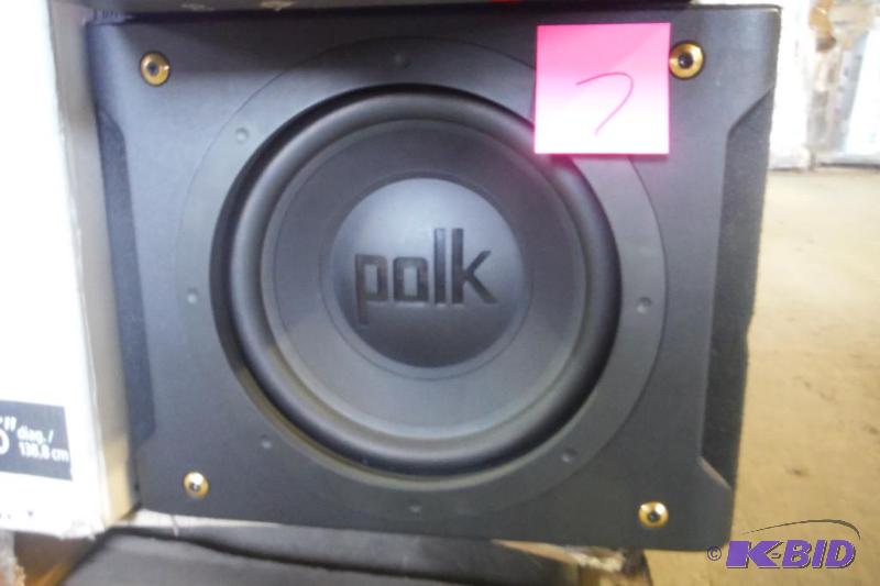 lot 7 image: 12 Subwoofer box w blown sub