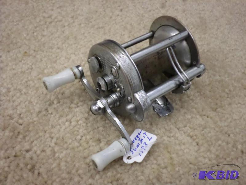 lot 24 image: Pflueger Summit 1993L Reel...