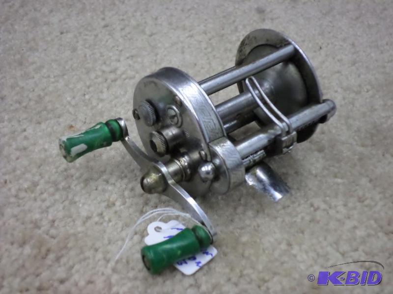 lot 25 image: Pflueger Akron 1893 Reel...