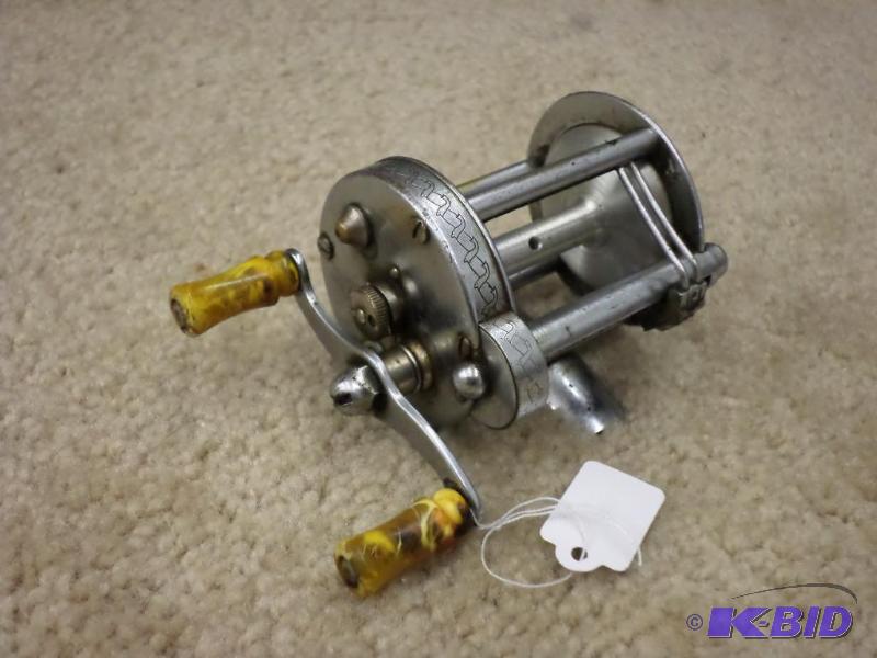 lot 26 image: Pflueger Silkast 1953 Reel...