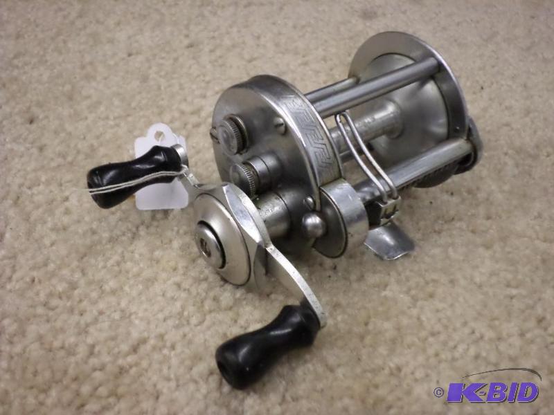 lot 28 image: Pflueger Akron 1895 Reel...