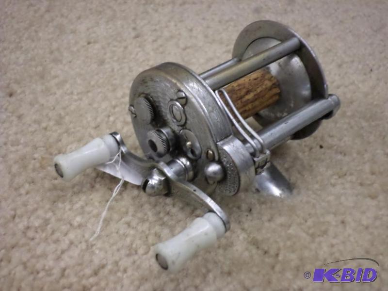 lot 30 image: Pflueger Summit 1993L Reel...