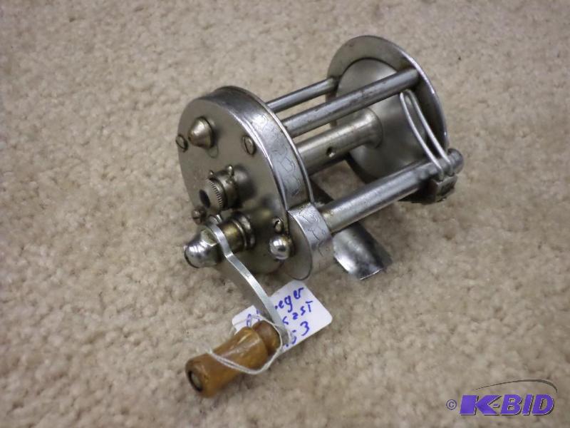 lot 34 image: Pflueger Silkast 1953 Reel...