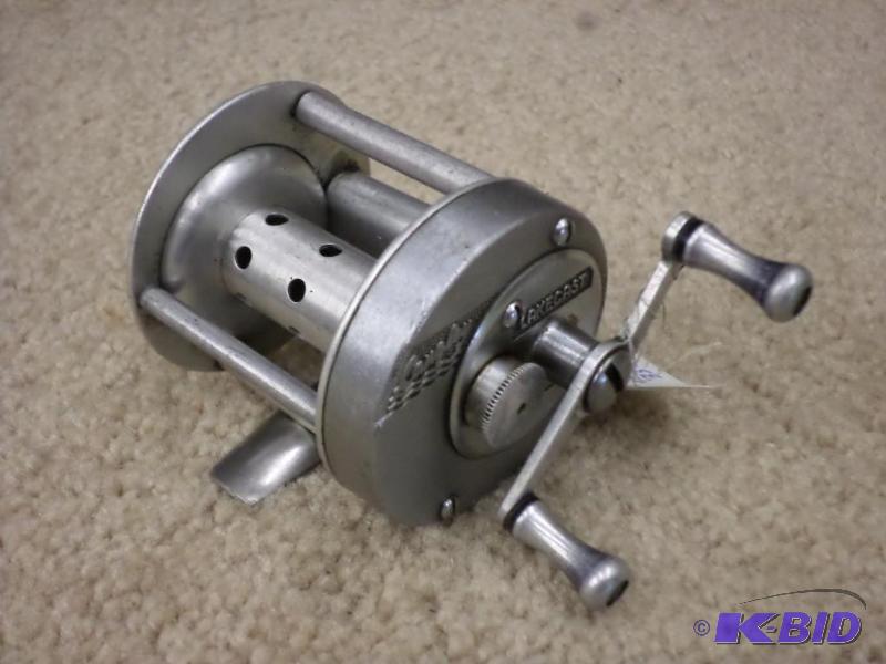 lot 4 image: Langley Lakecast 350 Reel...