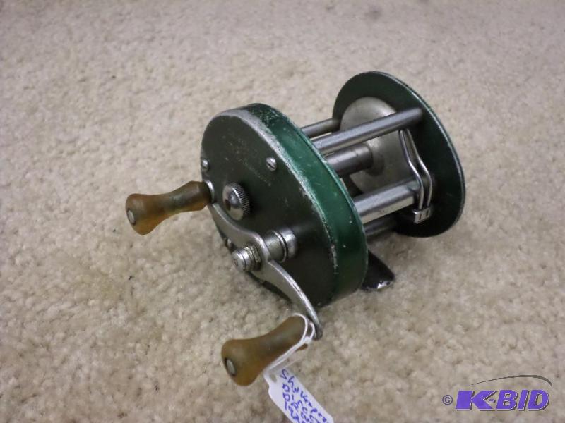 lot 82 image: Shakespeare Direct Drive 1926FE Reel...