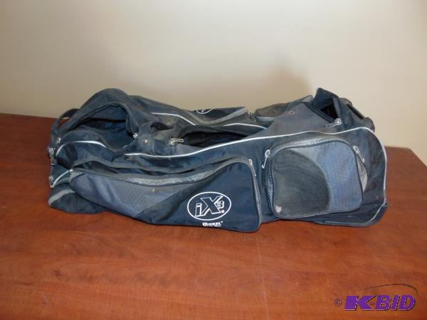 Diamond Baseball Bag   Holds bats with plenty...