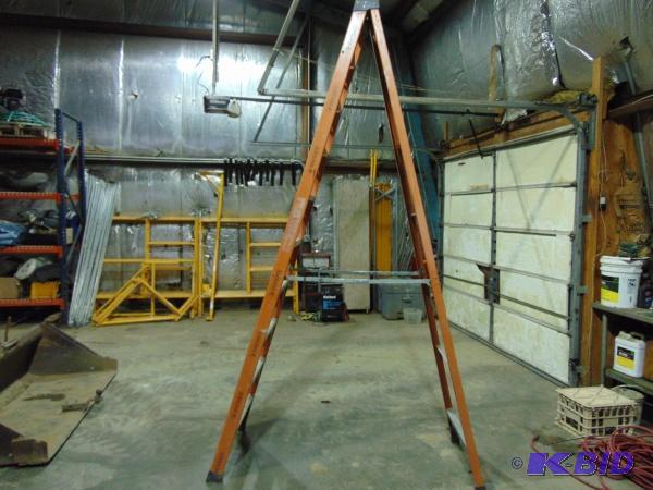 Husky 10 Fiberglass Ladder   Hinges are held...