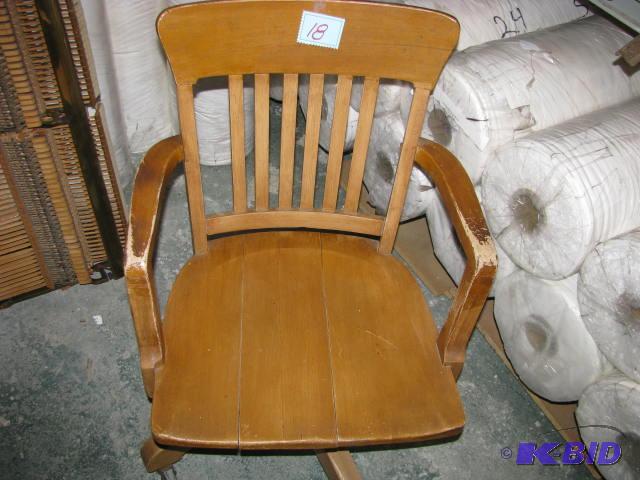 vintage wooden office chair this chair has gr...