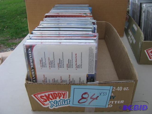 lot of 33 CDs various artists see photos...