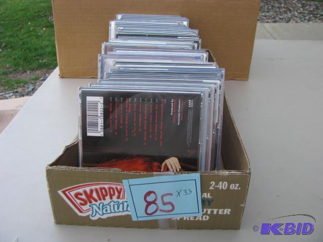 lot of 33 CDs various artists see photos...