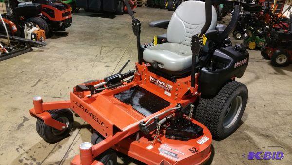lot 2 image: 2010 Gravely Pro-Turn 152