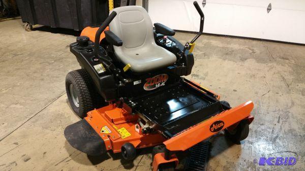 lot 9 image: 2012 Ariens Zoom 48 XL