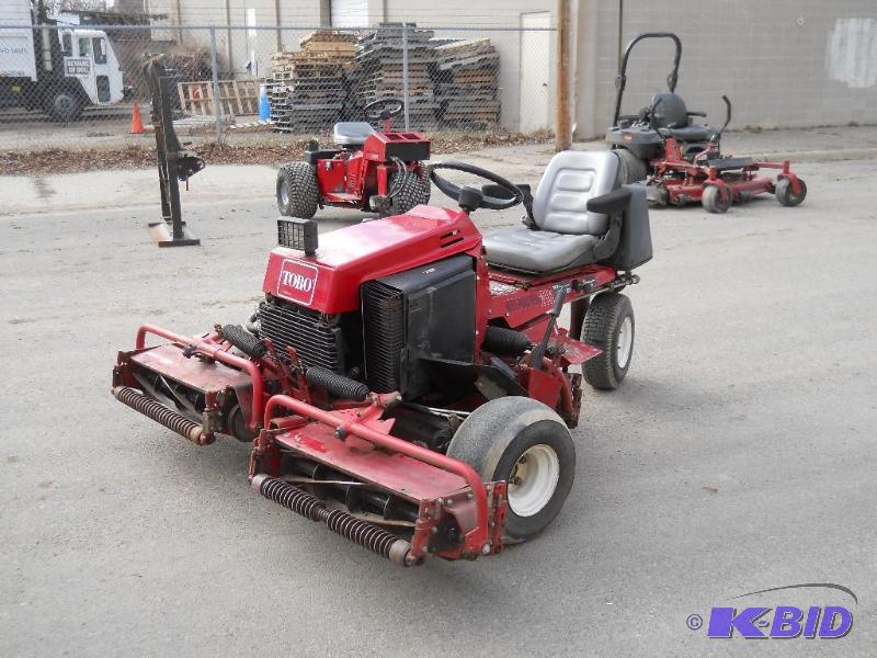 Toro Commercial 216 Reel Mower. Starts, Runs and Cuts. NO RESERVE