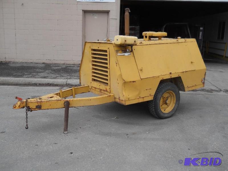 Le Roi Tow Behind Air Compressor. 160 PSI. NO RESERVE
