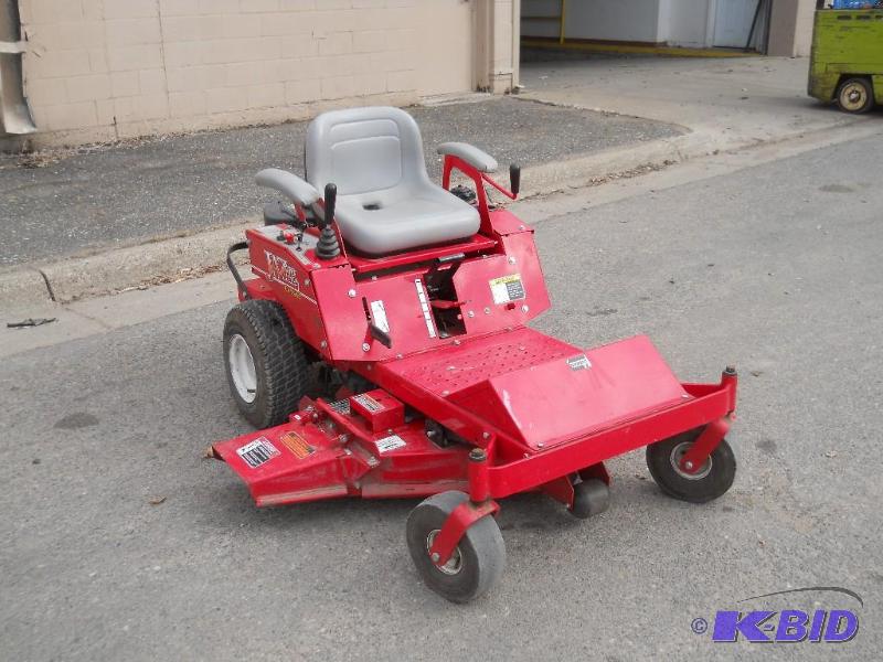 Jazee One Zero Turn Riding Lawn Mower. Runs and Cuts. 38.