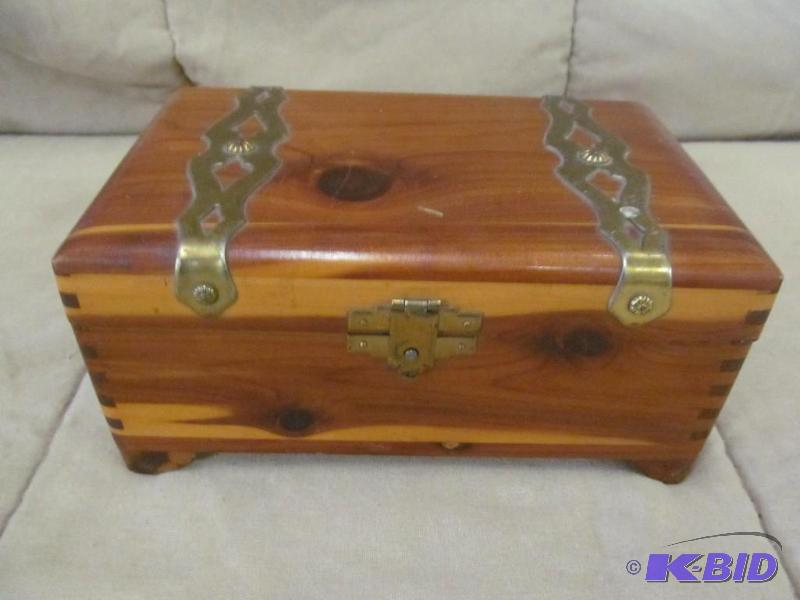 Dresser box