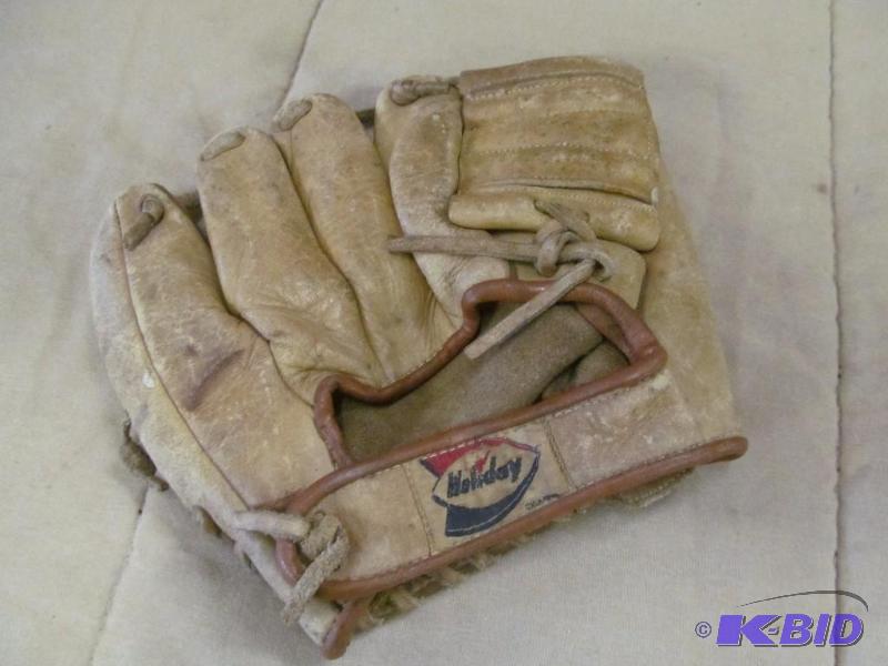 Baseball glove