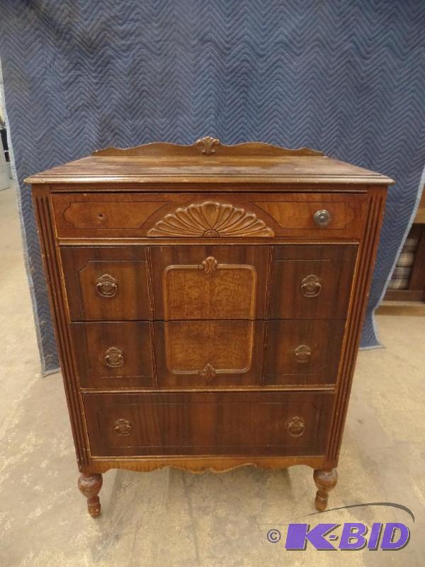 Dresser
