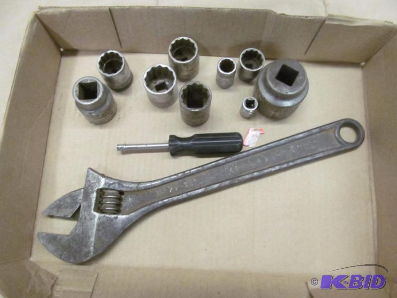 Wrench, sockets