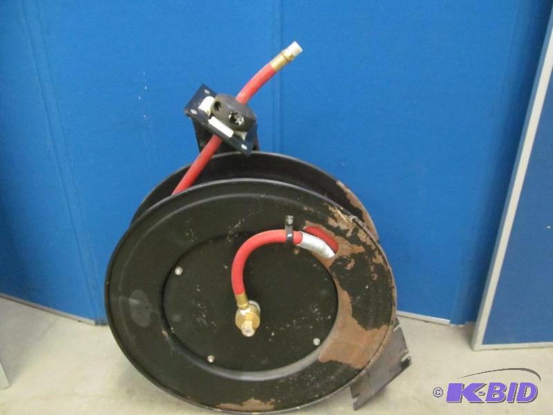 Air hose reel with hose