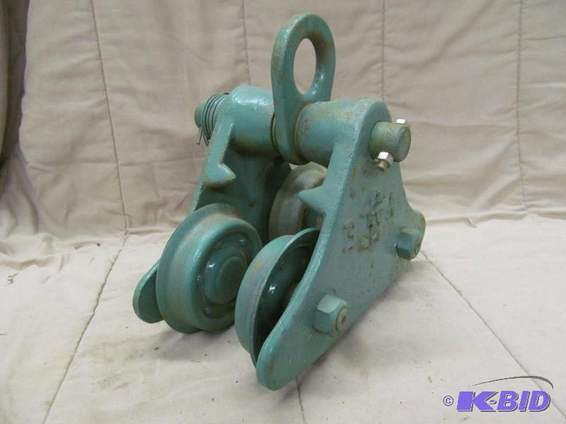 Chain hoist dolly