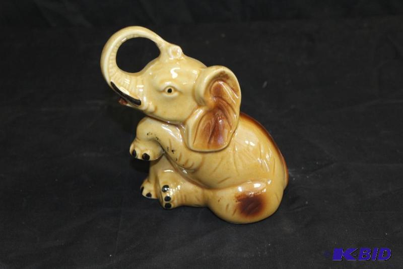 lot 106 image: 1970s Brazilian Porcelain Ceramic